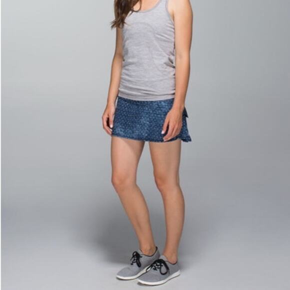 Lululemon Pace Setter Skirt/Skort  Exploded Sashiko Cross Inkwell Ghost  Size 4 - Picture 5 of 11